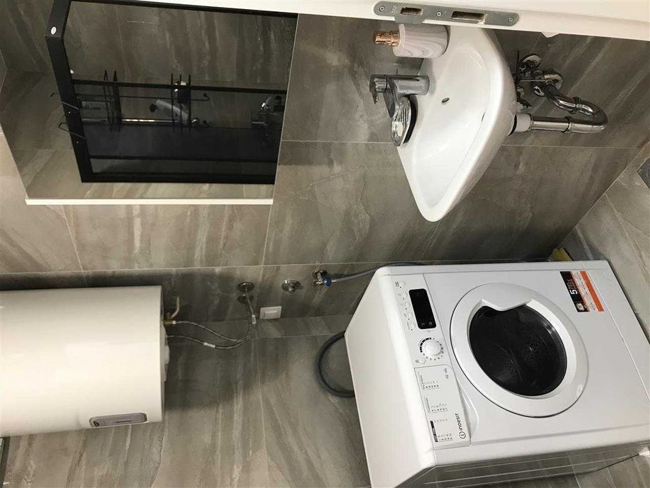 Дава се под наем Двустаен апартамент в Пловдив, Каменица 1 - 62 кв.м за 285.6 € - Снимка #2