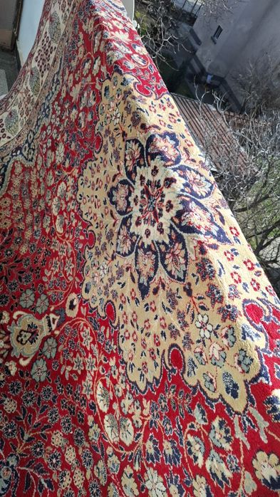 Продавам персийски килим