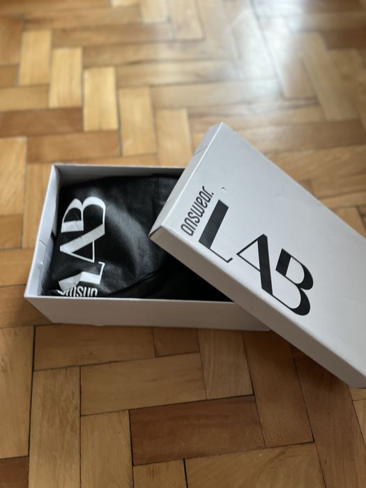 Лоуфъри Answear LAB