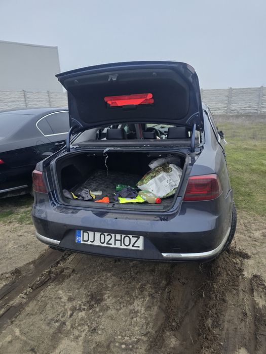 Dezmembrez Volkswagen Passat B7 2012  CFGB 170 CAI  BIXENON led DSG