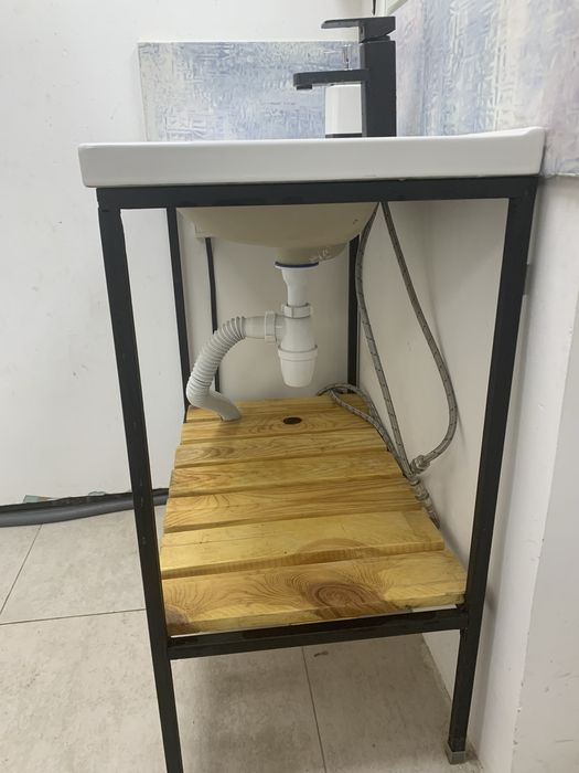 Продам раковину в ванную.