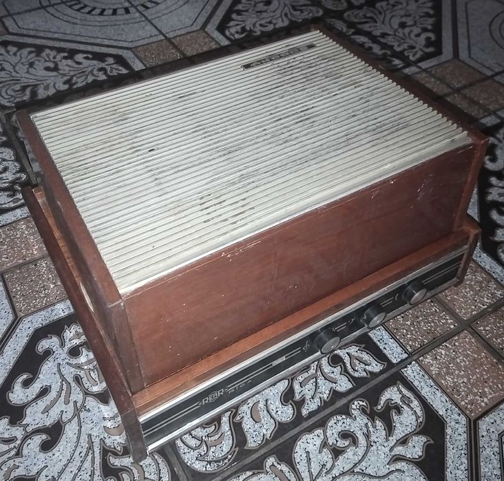 Грамофон Акорд (като нов)