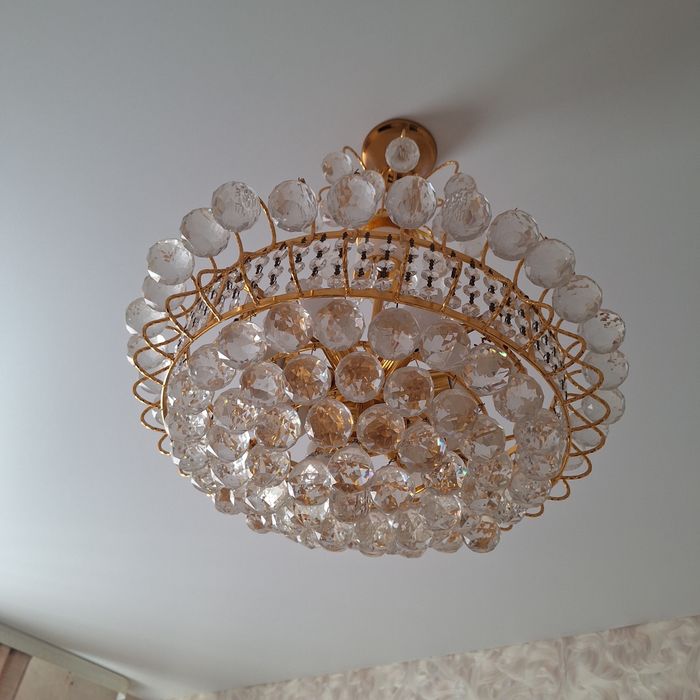 Люстра в хорошим состояние