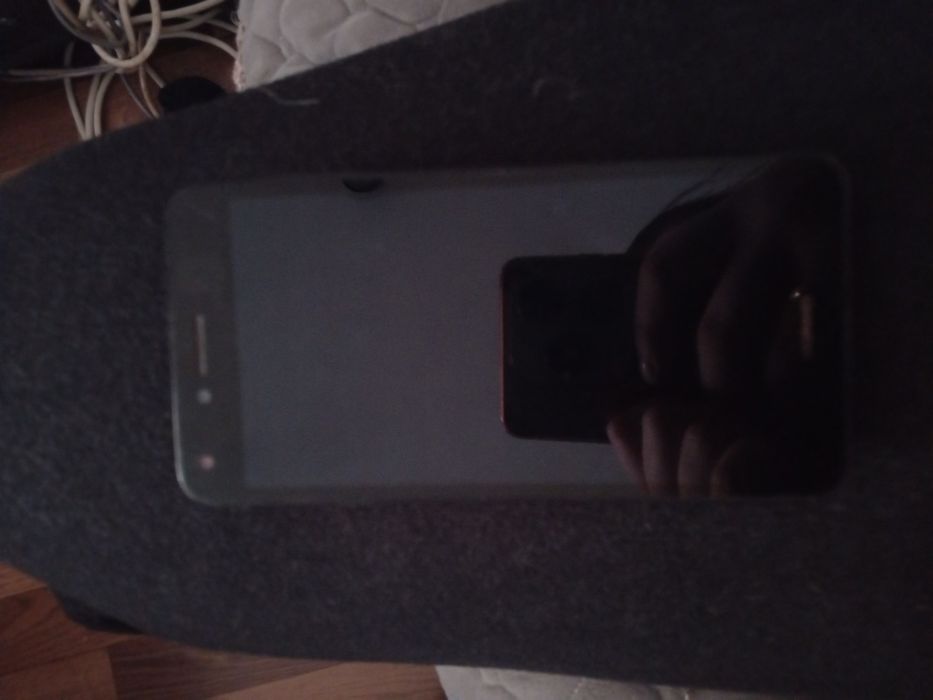 Продам телефон на запчасти