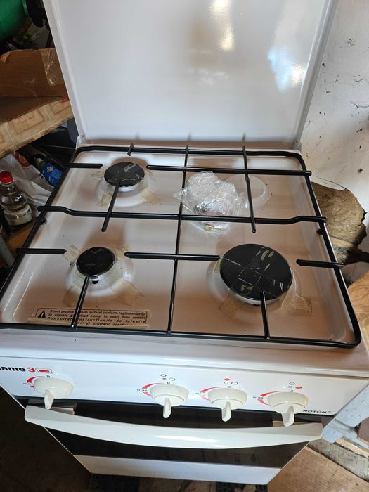 Aragaz / aparat de gatit cu gaze Tehnoton / Cuptor