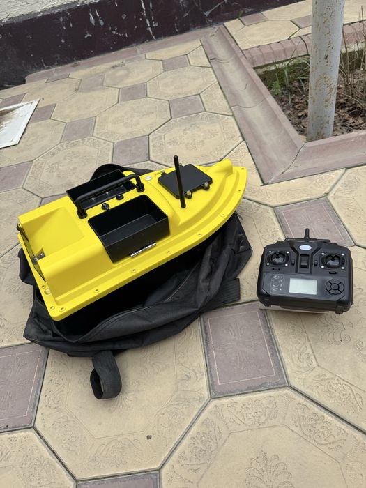 Прикормочный кораблик