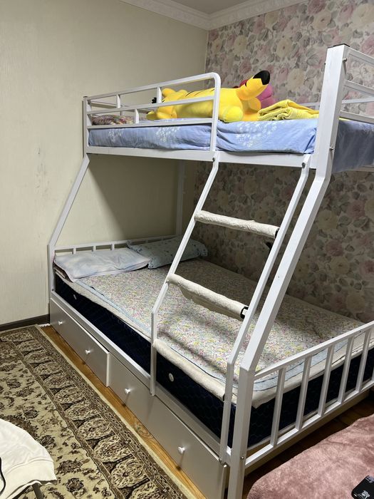 2 ярусная кровать.