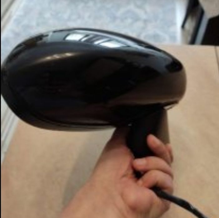 Оригинално Ел.огледало от Опел Корса Д Работи си ,има леки външни забе