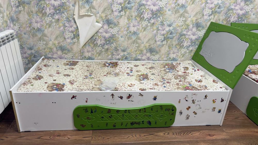 Две Детские кровати