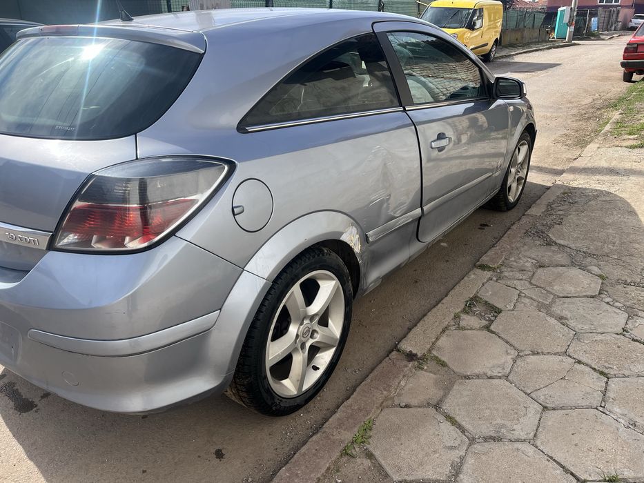 Opel Astra H 1.9 CDTI на части