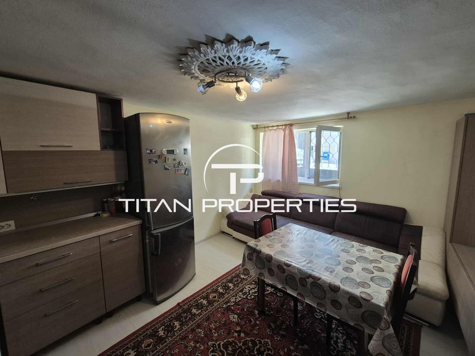 Дава се под наем Двустаен апартамент в Варна, Левски - 50 кв.м за 228.99 € - Снимка #1