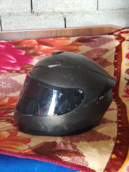 Шлем для мопеда.