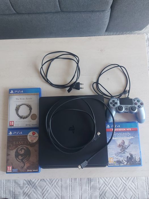 Плейстейшън 4 слим / PS 4 Slim