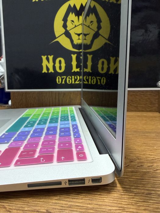MacBook Air 13inch 2017 CA NOU 48 cicluri incarcare , AMANET NO LIMIT.