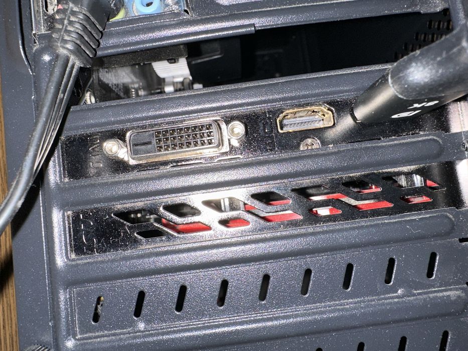 PC Gaming / Office | Ryzen 3 3200 G • GTX 1050 Ti • 8GB RAM • 2x SSD •