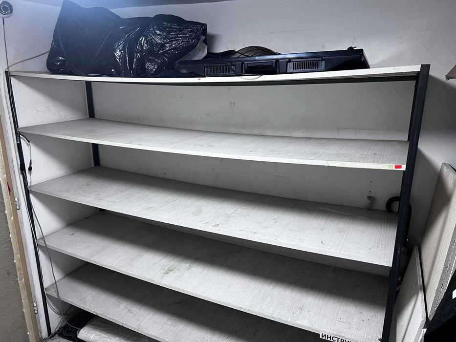 Стелаж 2м дължина на 1.70 височина и 55 дълбочина