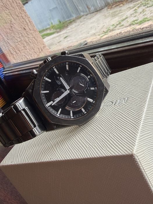 Vând Casio Edifice