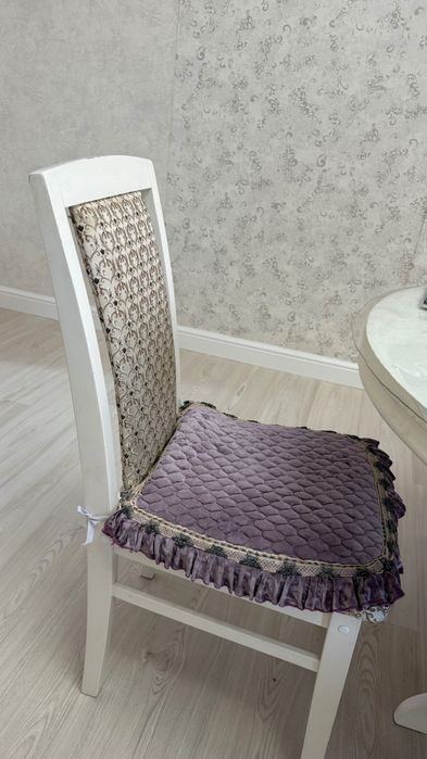 Стуля кухонные 8 шт