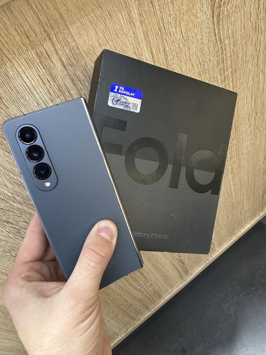 Продаетсая Samsung fold 4.256 gb