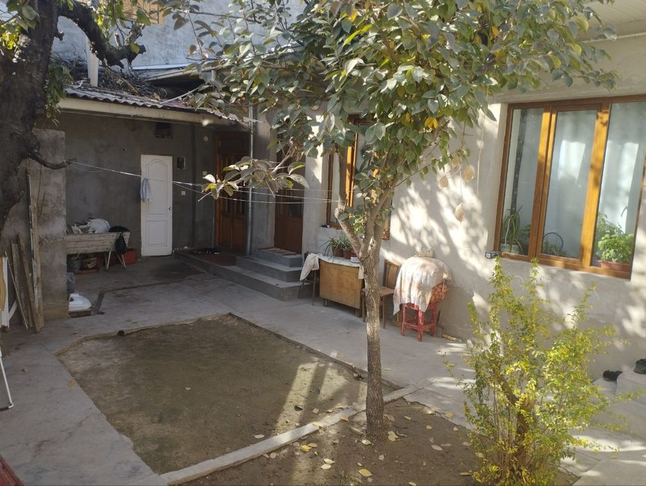 Срочно продаётся дом 1,8 сот вдоль дороги под бизнес Домбрабад 5 ком