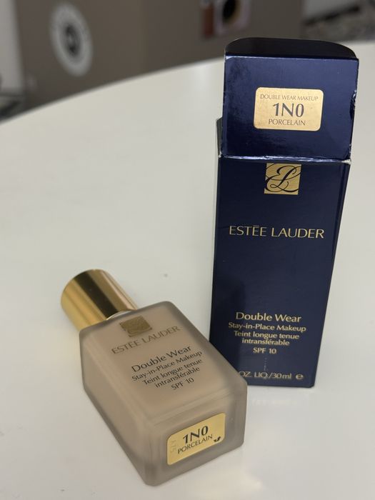 Fond de ten estee lauder 1n0 porcelain