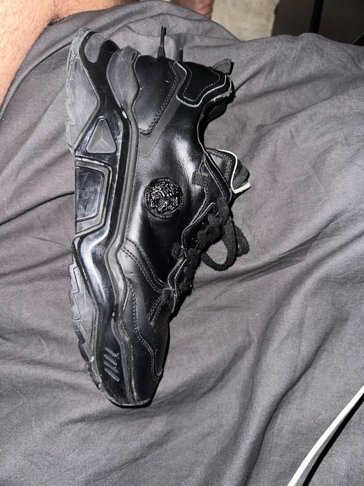 Маратонки на Guess