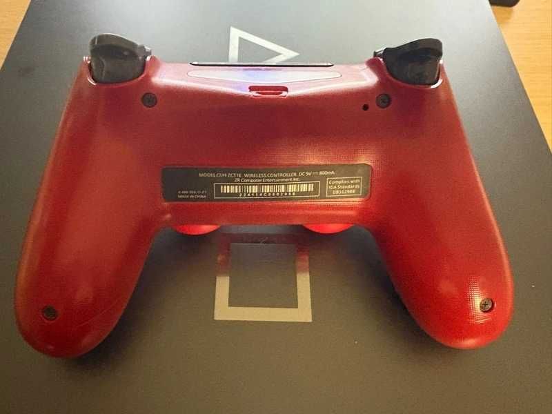 PlayStation 4 Slim 1TB cuh-2116B + Controller + FIFA 19/20 – Stare Foarte Bună