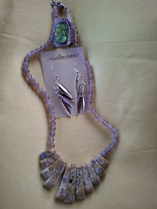 Set colier  peridot și cuart fumuriu inel sidef și cercei