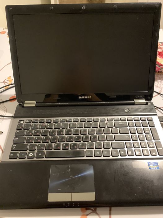 Ноутбук Samsung черный