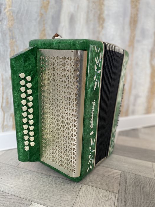 Продам хорошую гармонь