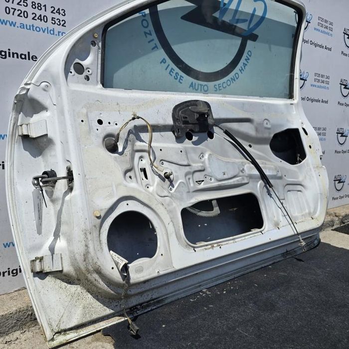 Portiera usa alba dreapta fata Opel Corsa C