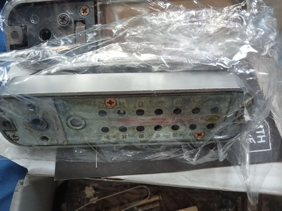 Ială ușă, geam cu închidere taste cu Pin