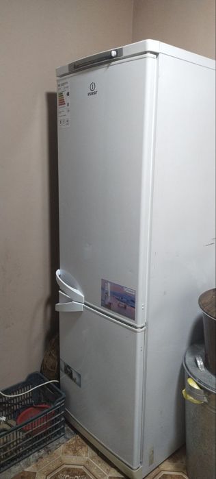 Assalomu alekum 
Xurmatlik xamshaxarlar 
Shu muzlatkich sotladi
Ishlas