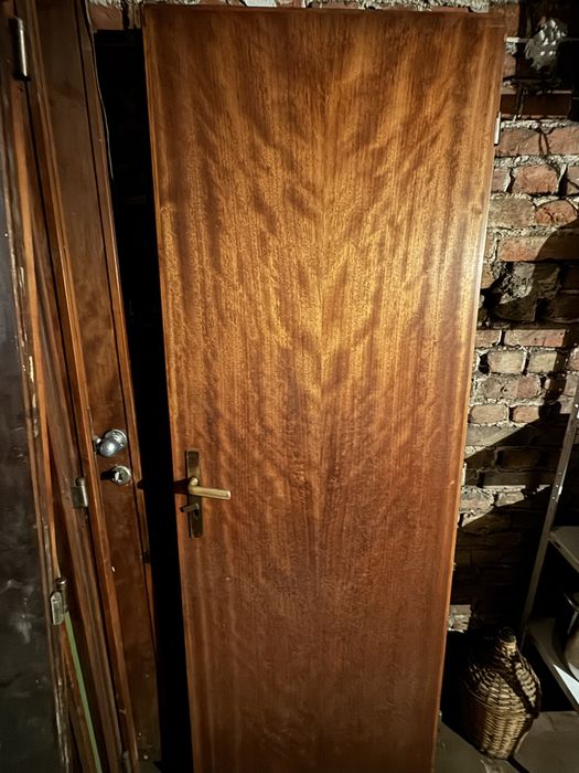 Масивни  плътни дървени врати, ретро, месингов  обков