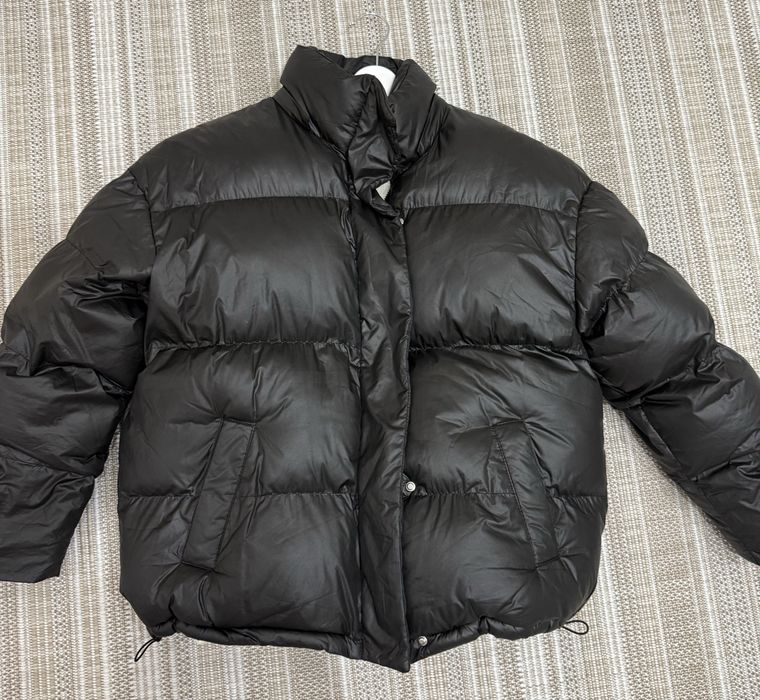 Пуховик куртка сатылады! Жаксы жагдайда капюшон бар алынып салынады