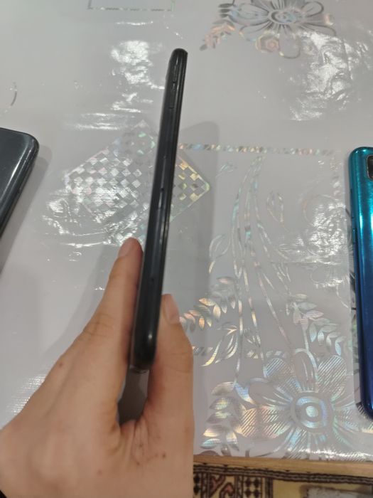 Продаю телефоны не рабочие