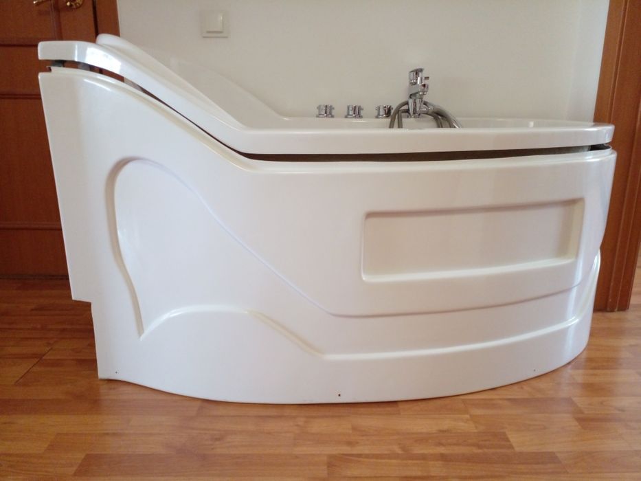 Ванна акриловая 140 см