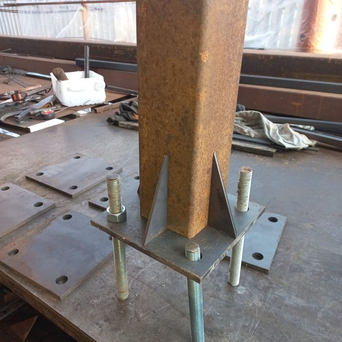 Placi flanșe stâlpi hala