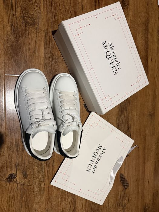 adidasi eleganti Alexander McQueen