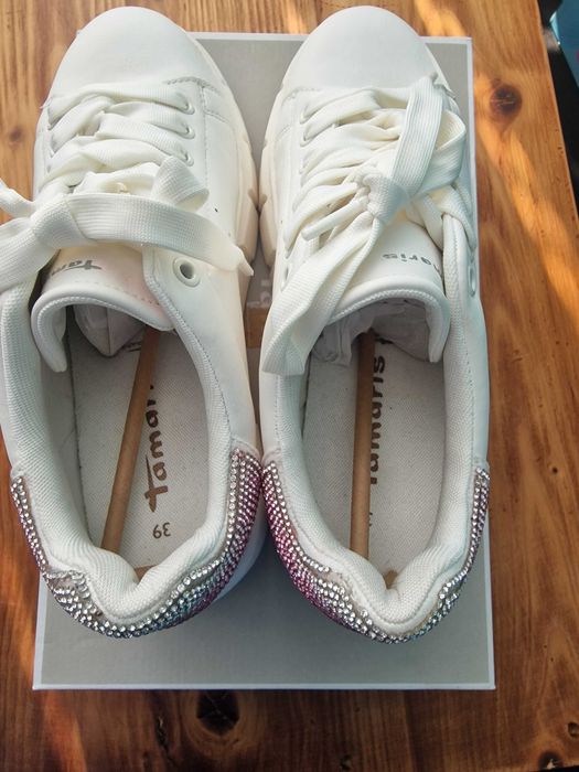 Tamaris естествена кожа