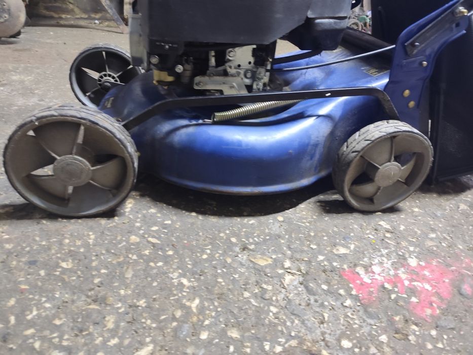 Бензинова косачка