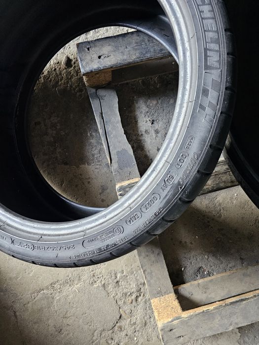 2 anvelope vara 245 35 18 Michelin PilotSuperSport  6mm