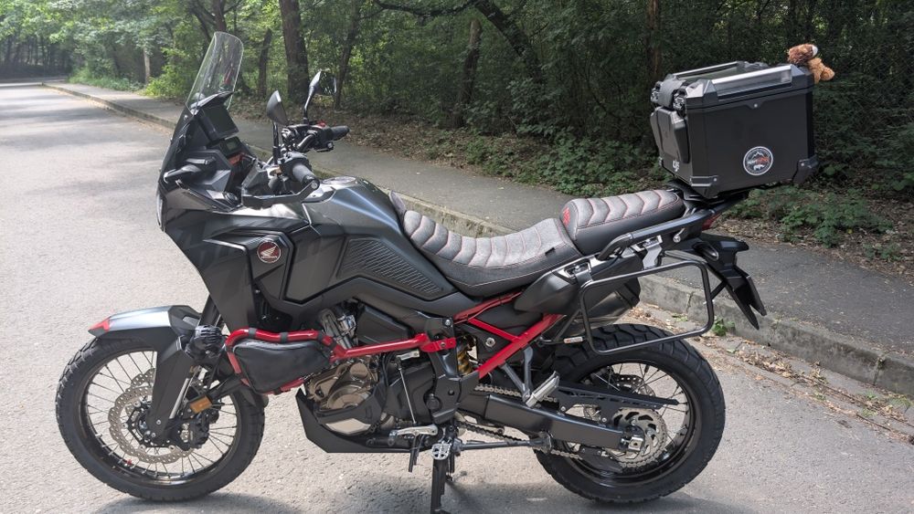 Honda CRF 1100 Africa Twin (manuală) + suspensie Ohlins