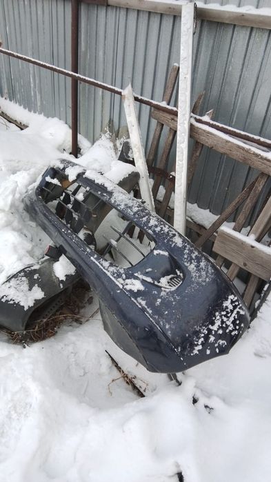 Мицубиси Делика дверь, бампер.