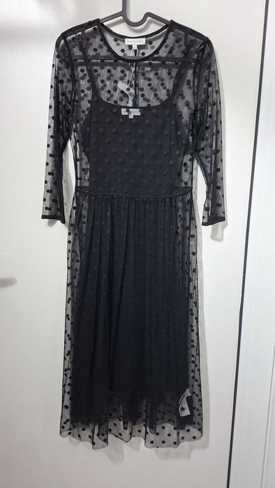 Елегантна черна тюлена рокля с точки – WAREHOUSE