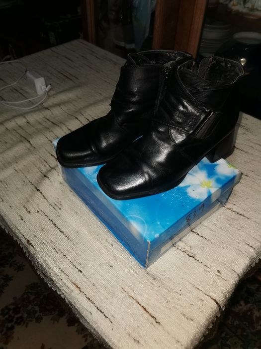 Ghete din piele mărimea 36