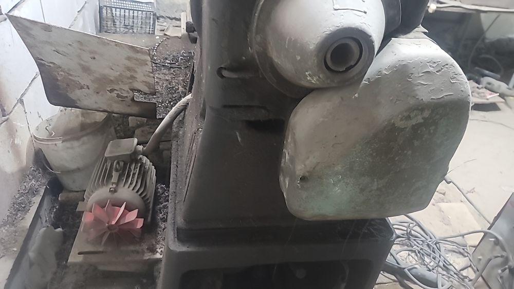 Токарьный станок