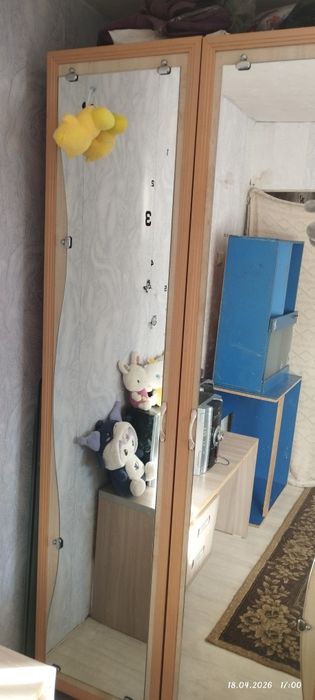 Продам шкаф плательный