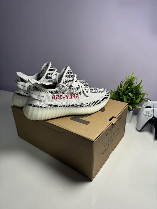 Adidas yeezy 350 V2 Zebra