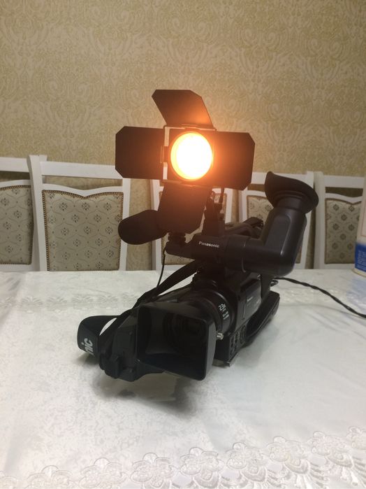 Срочно продам видеокамеру панасоник